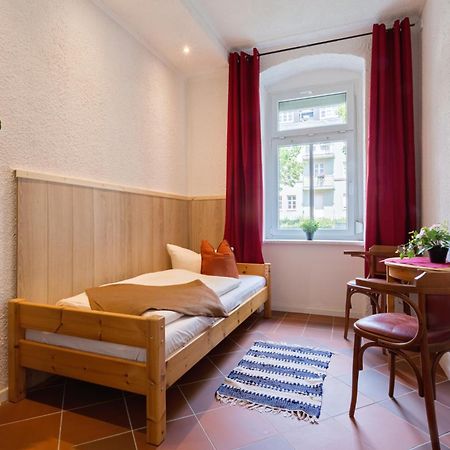 Gaestezimmer I Einzelzimmer Mit Gemeinschaftsbad Und Gemeinschaftskueche Chemnitz Eksteriør bilde